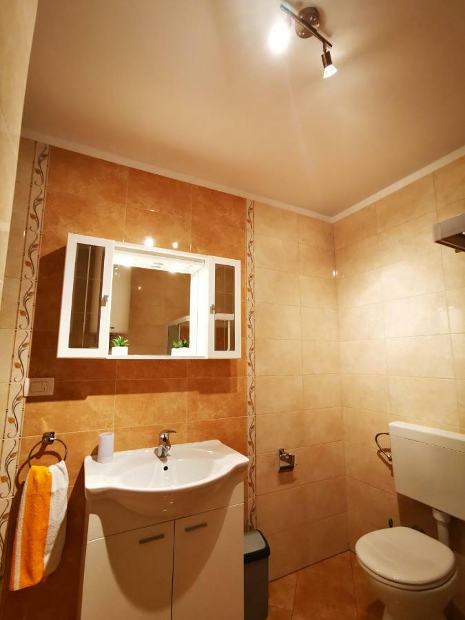 Apartmani Franciska Rab Town Eksteriør bilde